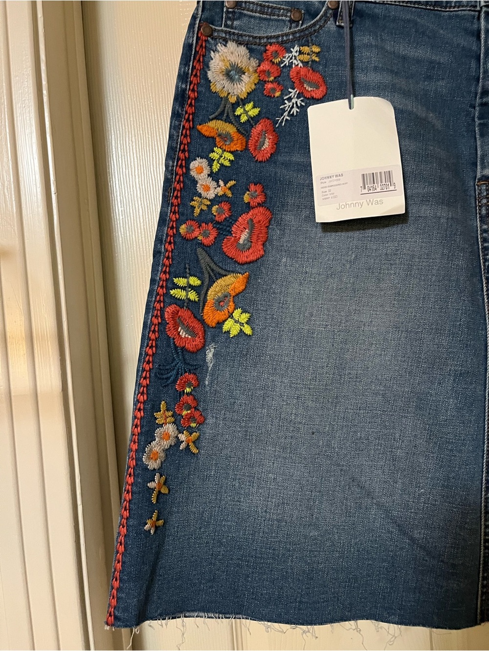 NWT Johnny Was Indigo Embroidered Denim Skirt Size 32 MSRP $220 - Picture 6 of 14